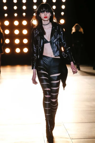 Look 11